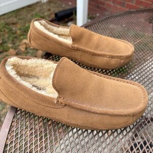 UGG Mens 8 Ascot Chestnut Tan Suede Slippers Loafers Sheepskin Sherpa Lined EUD
